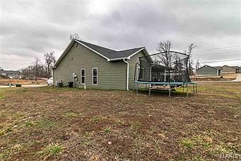 4th image of 221 Crooked Pine Cir