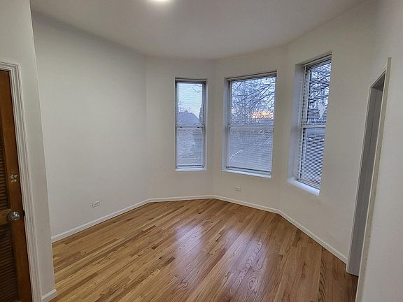 5th image of 2523 S Whipple St #3F