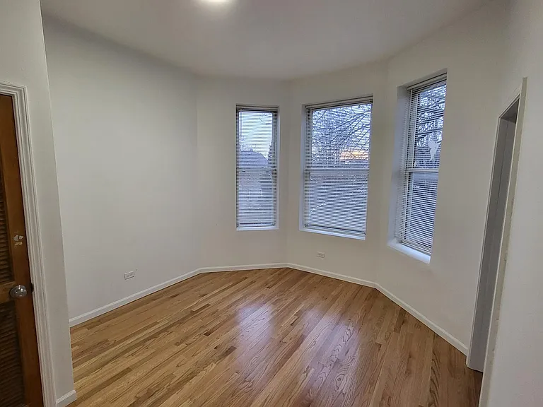 2523 S Whipple St #3F — Photo 5