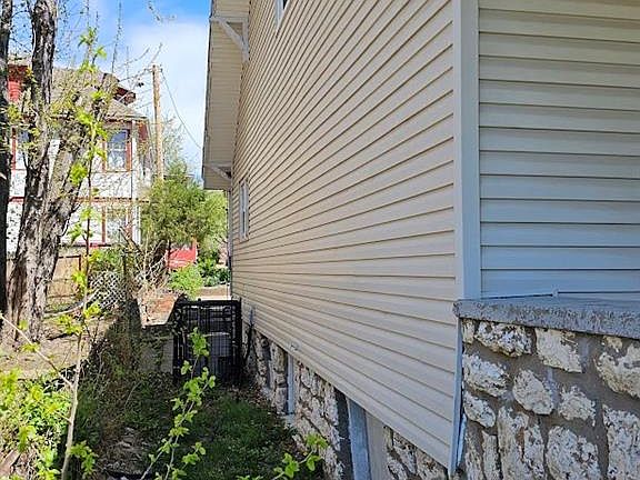 2nd image of 3930 Saint John Ave