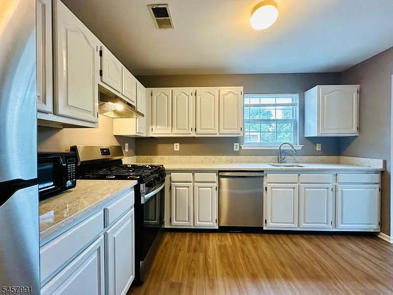 2 bed, 2.0 bath, $3,200 — Photo 1