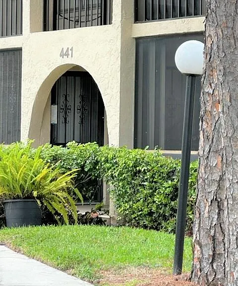 441 Pine Glen Ln #D-2 — Photo 35