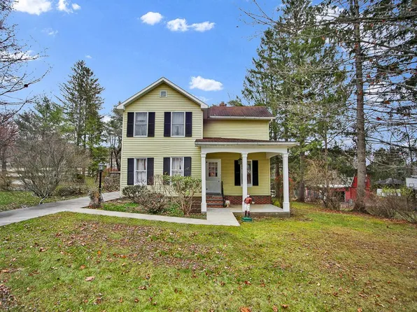 83 Fellows Ave, Wellsboro, PA 16901