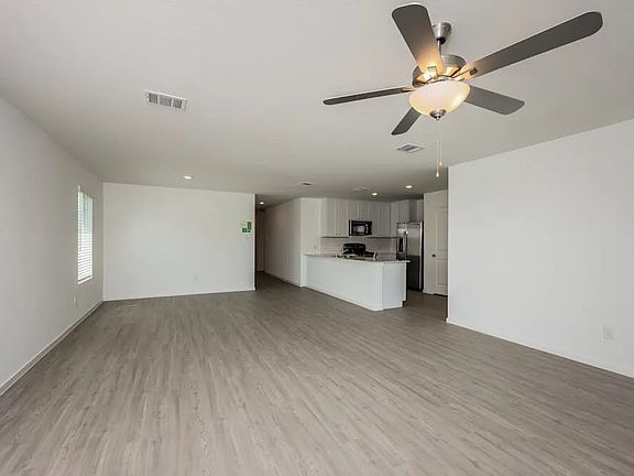 2nd image of 2913 Potter Way Ave