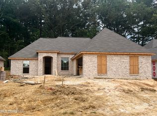 515 Silver Hill Dr, Pearl, MS 39208