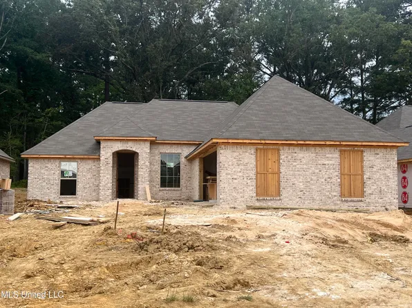 515 Silver Hill Dr, Pearl, MS 39208