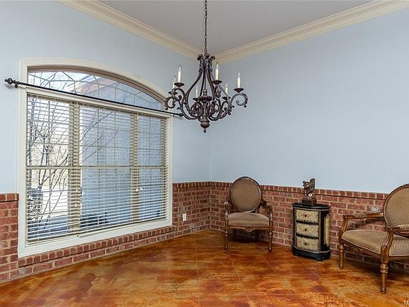 3rd image of 701 English Hill Dr