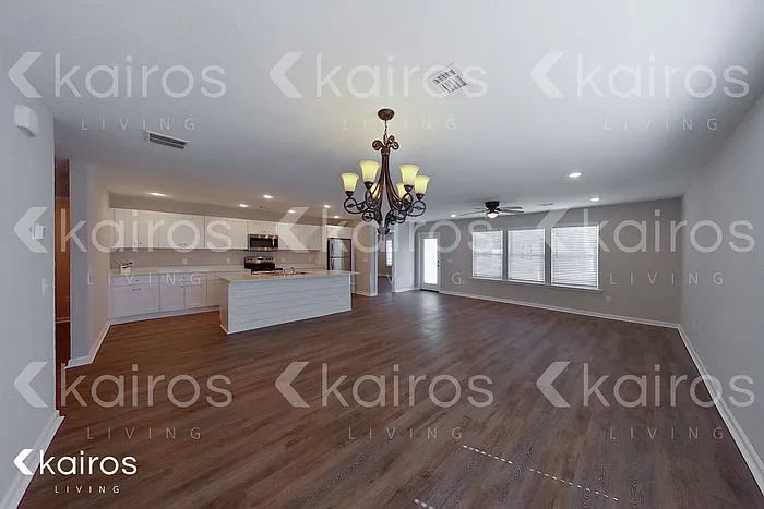 13 Cottage Grove Dr — Photo 4