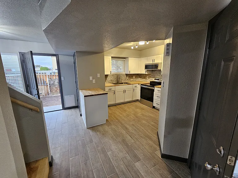 1749 E Pepper Cir #1 — Photo 8
