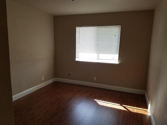 4th image of 4404 Pinell St