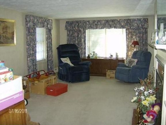 4th image of 6 Rosewood Ave