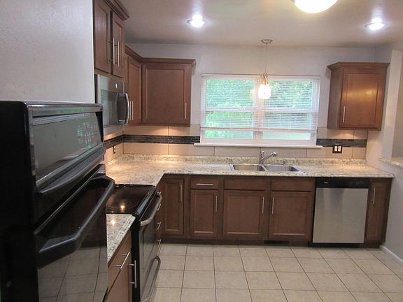 5th image of 3855 Rolling Hill Ave NW