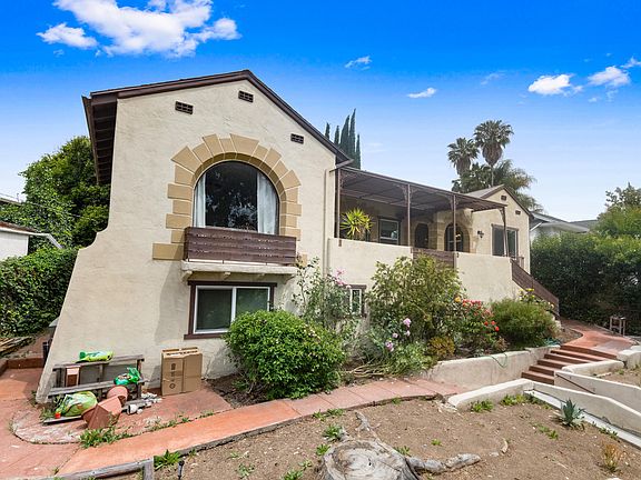 2nd image of 3509 Marguerite St