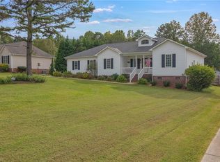 6015 Evelyn Ln, Pleasant Garden, NC 27313