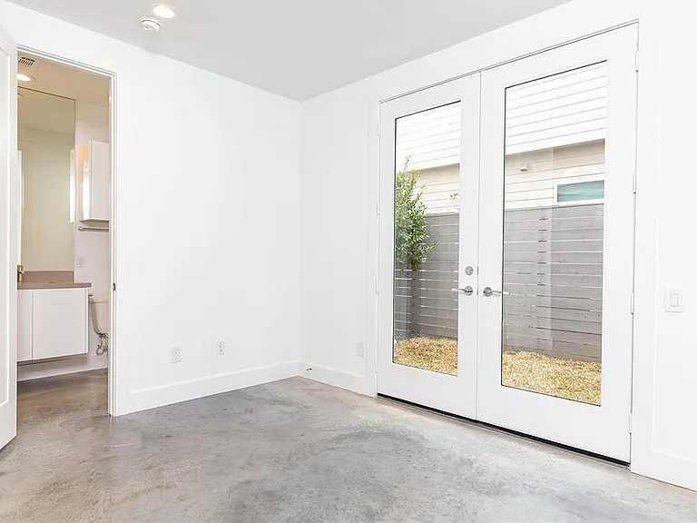 5868 E Post Oak Ln — Photo 5