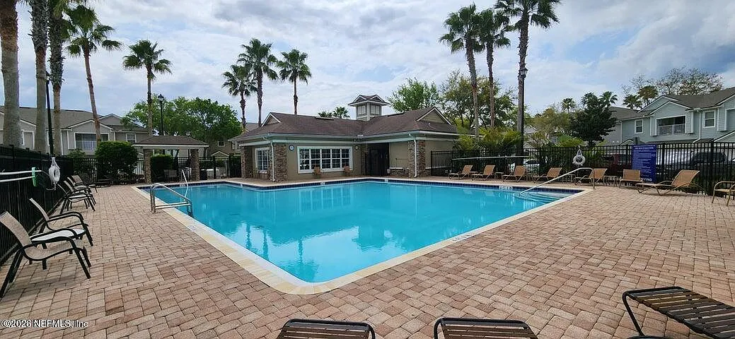 2 bed, 2.0 bath, 1230 sqft, $1,525 — Photo 1