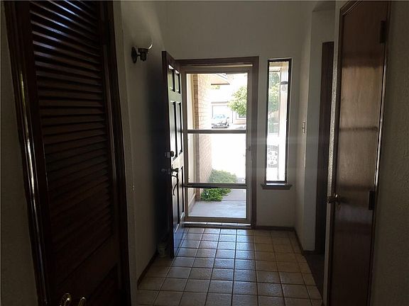 5th image of 10920 Rogers Hornsby St