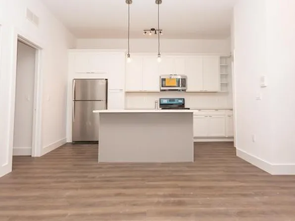 91 E 21st St, Bayonne, NJ 07002