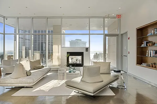 Rented by Bouklis Group | media 11