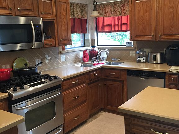 2nd image of 57 Japonica Ct