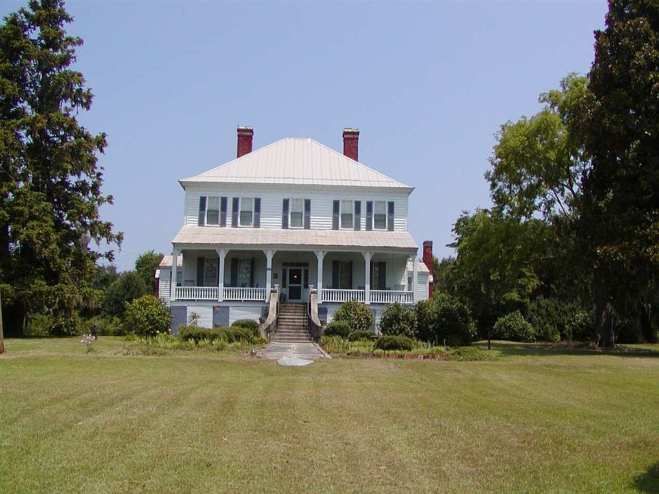 1st image of 329 Sandspoint St