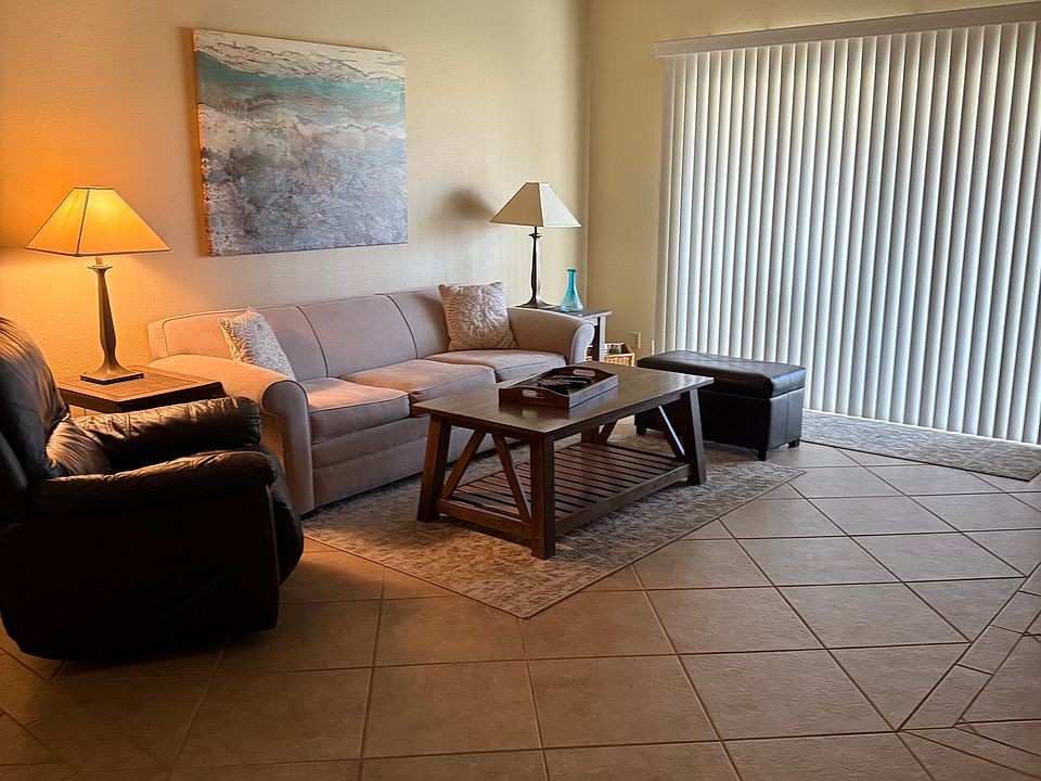 1st image of 653 Vista Lago Cir N