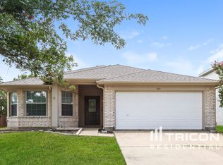 1001 Halifax Ln, Forney, TX 75126