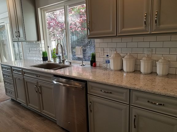 4th image of 4234 Imperial Dr