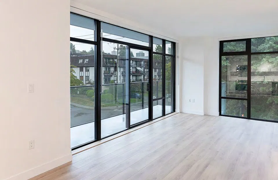311 W 1st St #201