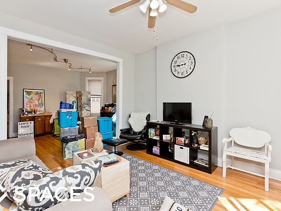 5th image of 3919 N Southport Ave #2