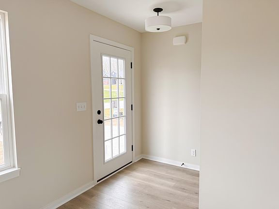 5th image of 7573 Rivertrail Ct