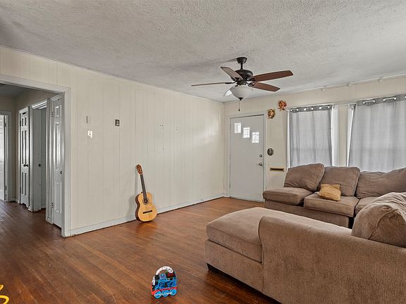 4th image of 1301 E Ramsey Ave