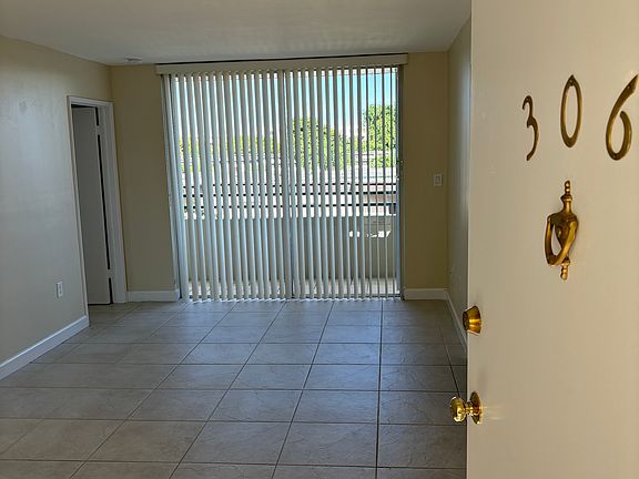 5th image of 8321 NW 7th St #306
