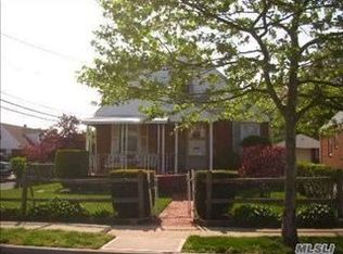 50 Gates Ave, Valley Stream, NY 11580