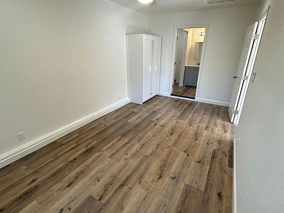 5th image of 7952 Vanalden Ave