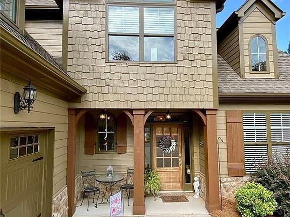 5th image of 204 Yorkshire Ln