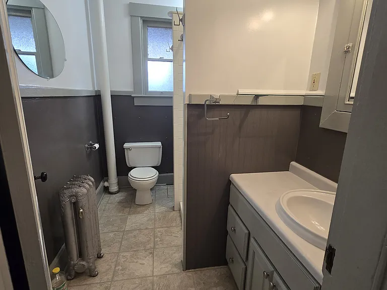 1309 E 10th St #2 — Photo 14