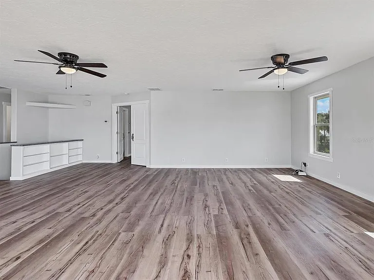 4212 3rd Ave NE — Photo 22
