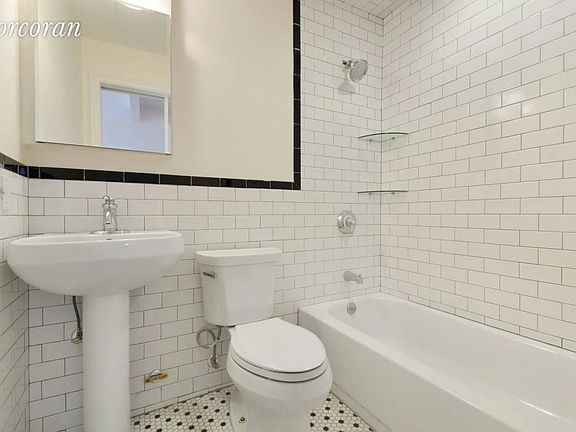 4th image of 672 Saint Marks Ave #3FR