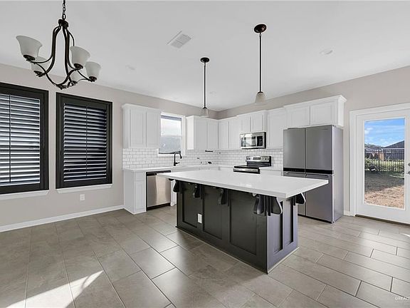5th image of 8303 N 33rd Ln