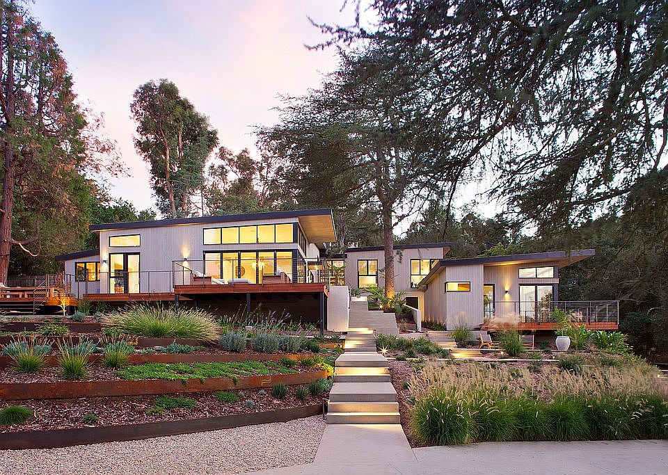 20921 Waveview Drive