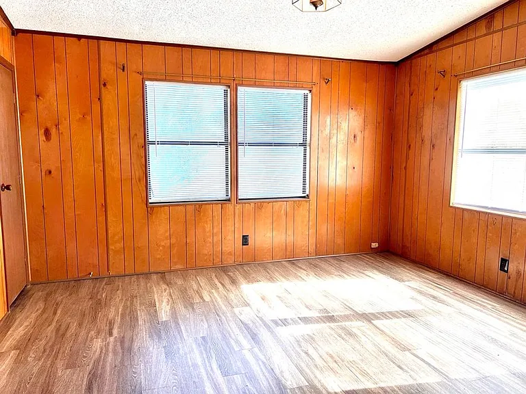 18425 Blake Manor Rd — Photo 10