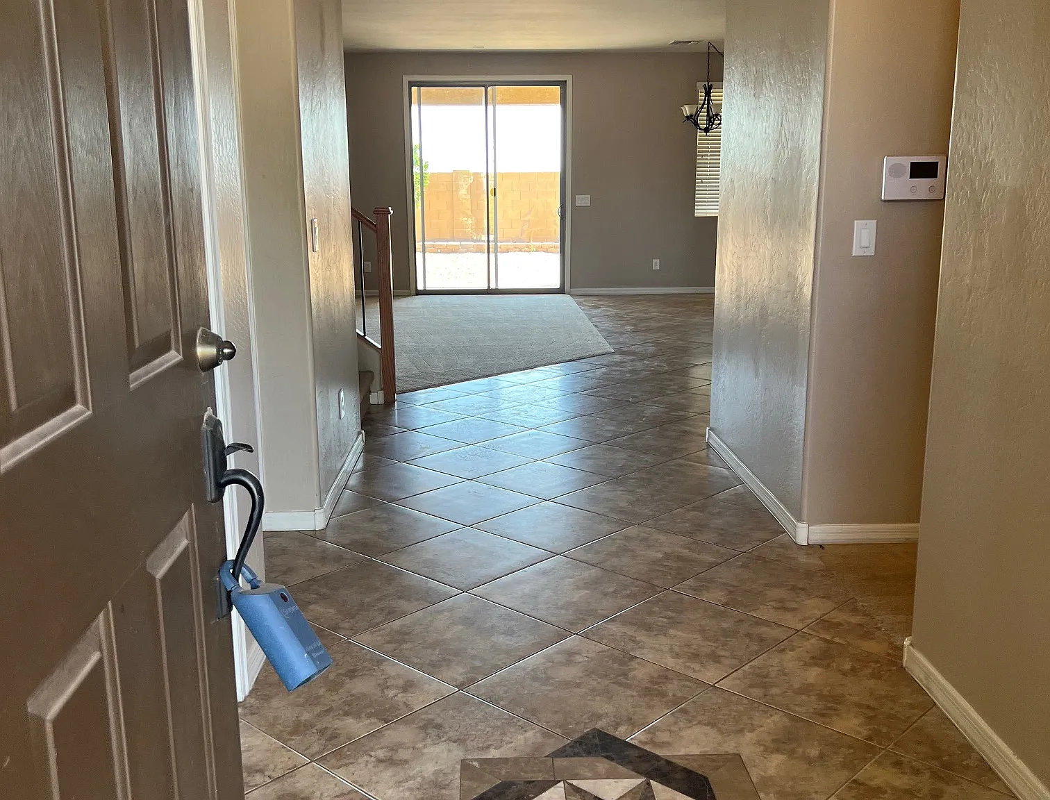 4 bed, 3309 sqft, $2,350 — Photo 2