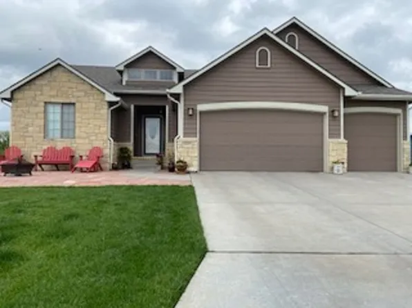 617 W Randall St, Hesston, KS 67062