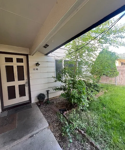 1896 N Allumbaugh St — Photo 4