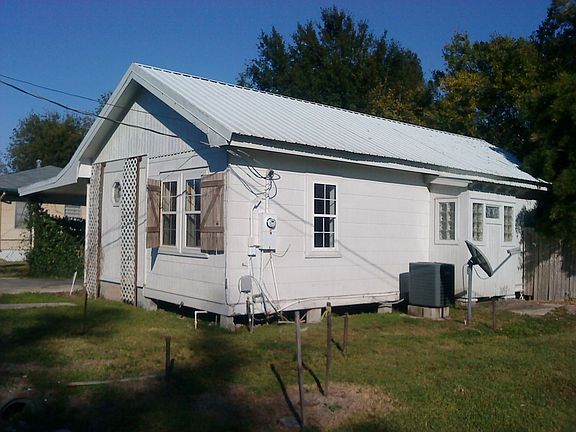 3rd image of 117 W 20th St