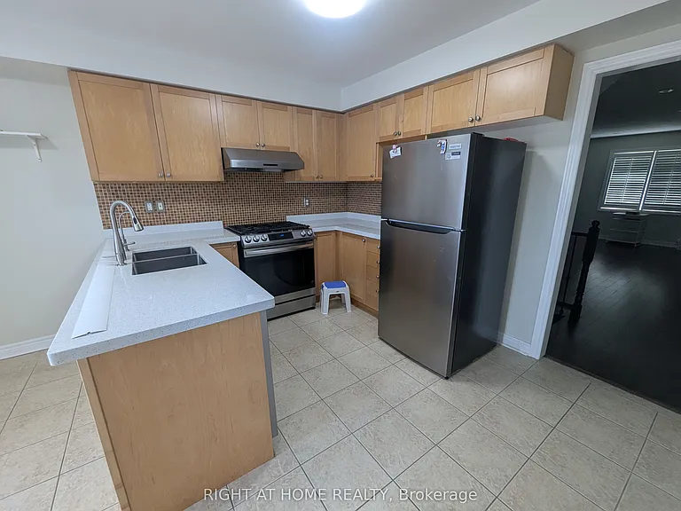 2628 Bur Oak Ave — Photo 6