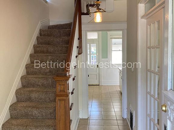 2nd image of 132 S Grant St