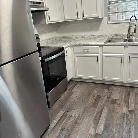 5739 Windfall Ln — Photo 10