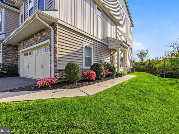332 Redbud Ln, Kennett Square, PA 19348